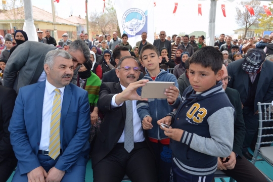 Bakan Özhaseki: "Türkiye'de Sistem İşin Başında Bozulmuş"