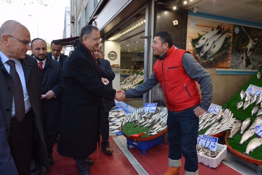 Bakan Özhaseki Kayseri Esnafı'nı Ziyaret Etti