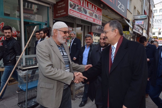 Bakan Özhaseki Kayseri Esnafı'nı Ziyaret Etti