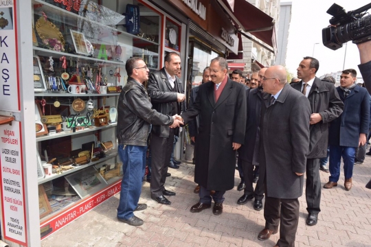 Bakan Özhaseki Kayseri Esnafı'nı Ziyaret Etti
