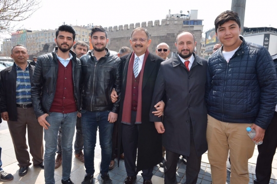 Bakan Özhaseki Kayseri Esnafı'nı Ziyaret Etti