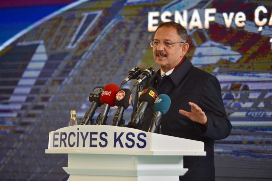 Bakan Özhaseki Kayseri'de Mobilya Sektörüyle Buluştu
