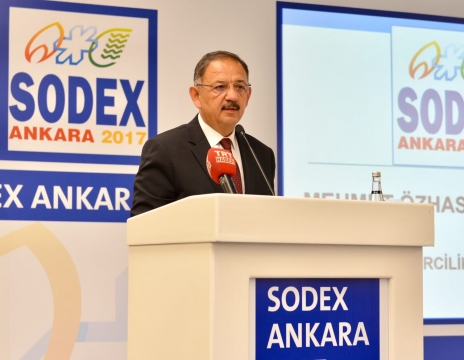 Bakan Özhaseki: Değişime Ayak Uyduran Ayakta Kalır