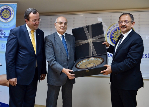 Bakan Özhaseki Ankara Üniversitesinde Öğrencilerle Buluştu