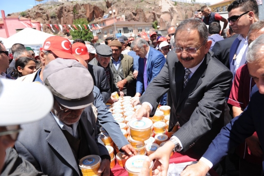 Bakan Özhaseki Kayseri İncesu'da Toplu Açılış Ve Temel Atma Törenine Katıldı