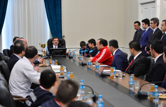 Bakan Güllüce Tapu ve Kadastro Spor Kulübü Güreş Takımı'nı Kabul Etti