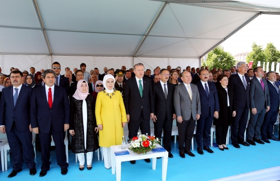 Esenler'de Hak Sahiplerine Anahtarları Teslim Edildi