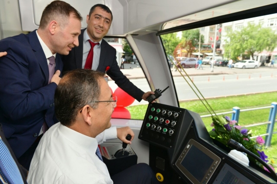  Bakan Özhaseki: Terörden Zarar Gören Vatandaşlarımızın Yanındayız