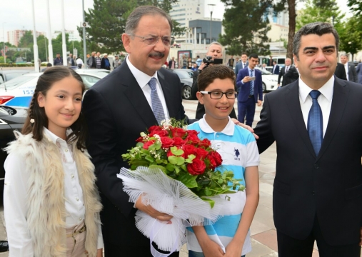  Bakan Özhaseki: Terörden Zarar Gören Vatandaşlarımızın Yanındayız