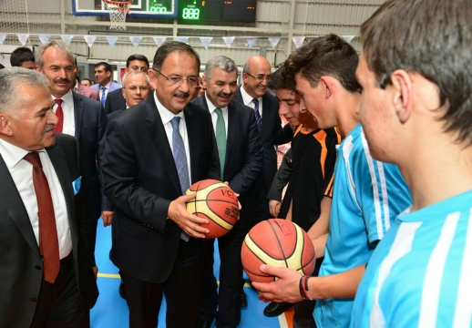  Bakan Özhaseki Spor Salonu Açılışına Katıldı