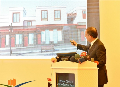    BAKAN ÖZHASEKİ DİYARBAKIR'DA SUR EYLEM PLANINI AÇIKLADI