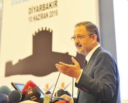    BAKAN ÖZHASEKİ DİYARBAKIR'DA SUR EYLEM PLANINI AÇIKLADI