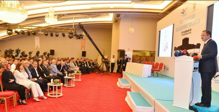    BAKAN ÖZHASEKİ DİYARBAKIR'DA SUR EYLEM PLANINI AÇIKLADI
