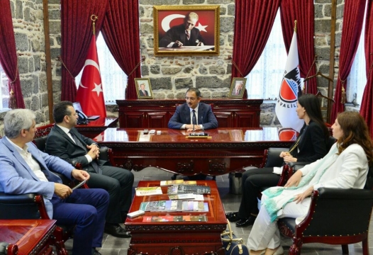    BAKAN ÖZHASEKİ DİYARBAKIR'DA SUR EYLEM PLANINI AÇIKLADI