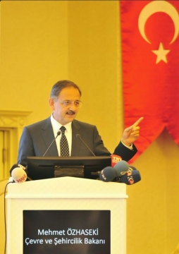    BAKAN ÖZHASEKİ DİYARBAKIR'DA SUR EYLEM PLANINI AÇIKLADI