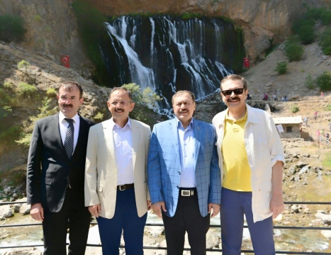  Bakan Özhaseki: Yahyalı'yı Kayseri'ye, Oradan da Dünyaya Bağlamak İstiyoruz