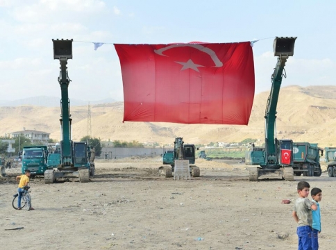  Bakan Özhaseki: "Cizre'de modern bir şehir projemiz var"