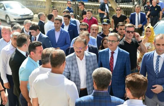  Bakan Özhaseki: "Cizre'de modern bir şehir projemiz var"