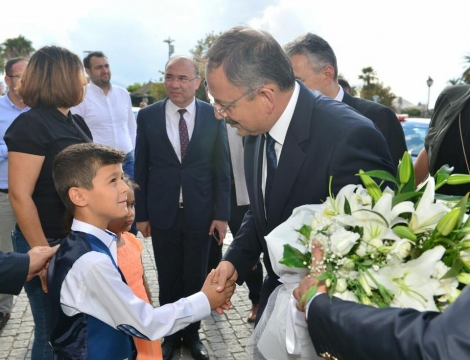 BAKAN ÖZHASEKİ: Karabağlar'da çok güzel bir şehircilik örneği vereceğiz