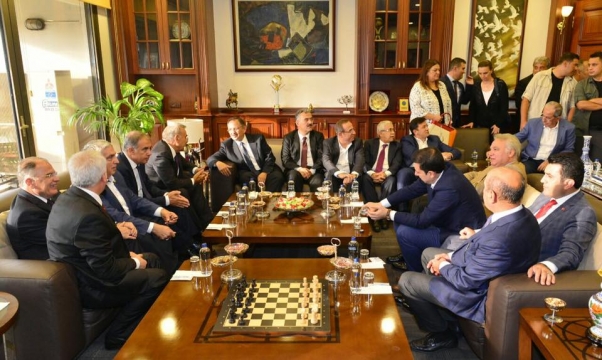BAKAN ÖZHASEKİ: İzmir'de vatandaş odaklı ve yerinde bir kentsel dönüşümün müjdesini verdik