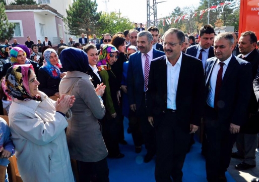  Bakan Özhaseki: Biz Bir Olacağız, Diri Olacağız.