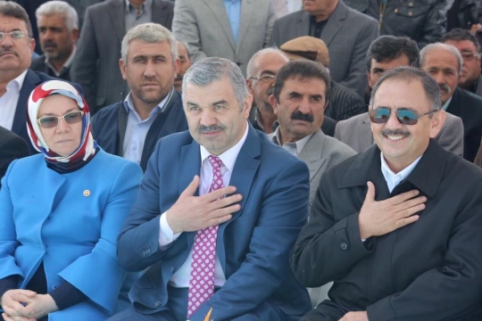  Bakan Özhaseki: Biz Bir Olacağız, Diri Olacağız.