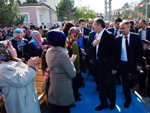  Bakan Özhaseki: Biz Bir Olacağız, Diri Olacağız.