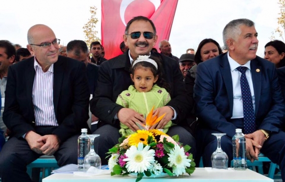  Bakan Özhaseki: Biz Bir Olacağız, Diri Olacağız.