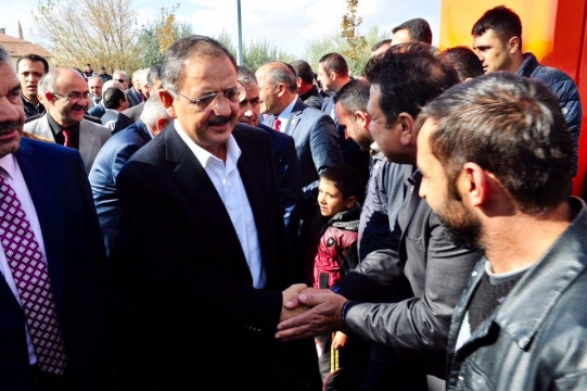  Bakan Özhaseki: Biz Bir Olacağız, Diri Olacağız.