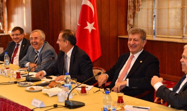 Bakan ÖZHASEKİ: "Birinci hedefimiz riskli yapıların dönüştürülmesi"