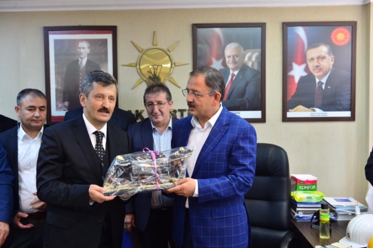 Bakan ÖZHASEKİ: "Coğrafyanın hem üzerinde hem de altında bir takım oynamalar var"