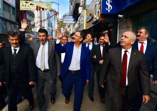 Bakan ÖZHASEKİ: "Coğrafyanın hem üzerinde hem de altında bir takım oynamalar var"