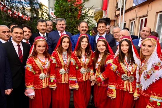 Bakan ÖZHASEKİ: "Coğrafyanın hem üzerinde hem de altında bir takım oynamalar var"
