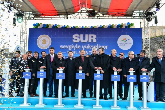 Sur'da Büyük Temel Atma Töreni