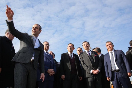 Bakan Özhaseki; "2018 Gelmeden Konutları Vatandaşlarımıza Teslim Edeceğiz"
