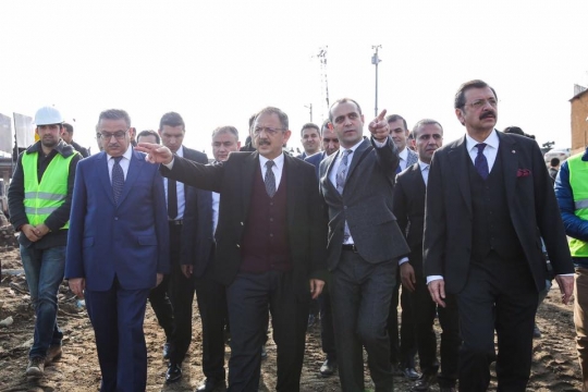 Bakan Özhaseki; "2018 Gelmeden Konutları Vatandaşlarımıza Teslim Edeceğiz"