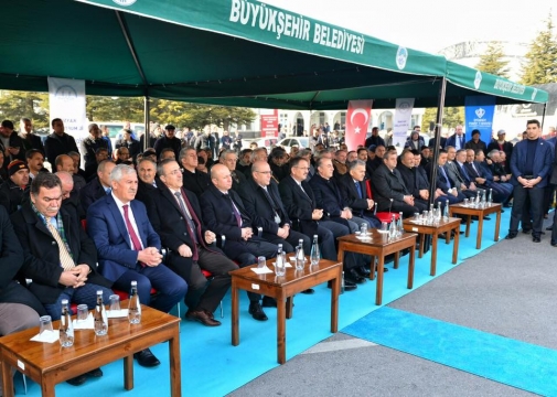 Bakan Özhaseki; Türkiye Dünyanın Her Yerindeki Mazlumlara El Uzatmaya Çalışıyor