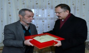  Bakan Özhaseki Kayseri'de Şehit Ailelerini ve El Bab Gazisini Ziyaret Etti