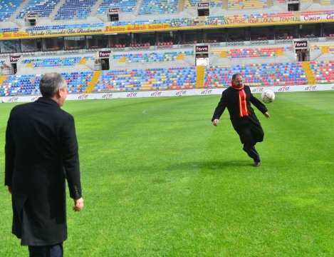 Bakan Özhaseki ve Bakan Kılıç Kayseri'deki Spor Merkezlerini İnceledi