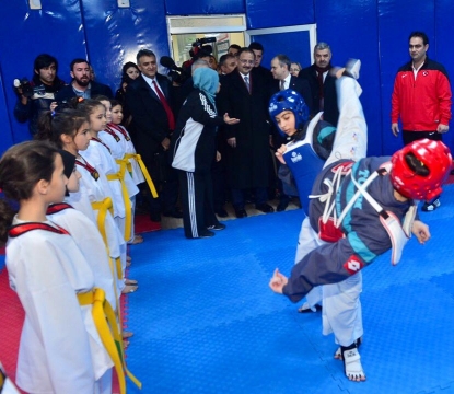 Bakan Özhaseki ve Bakan Kılıç Kayseri'deki Spor Merkezlerini İnceledi