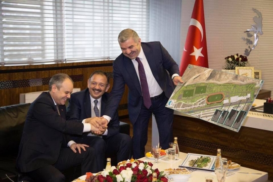 Bakan Özhaseki ve Bakan Kılıç Kayseri'deki Spor Merkezlerini İnceledi