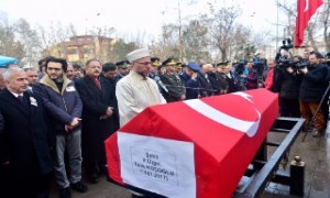 Bakan Özhaseki Şehit Tarık Koçoğlu'nun Cenaze Törenine Katıldı