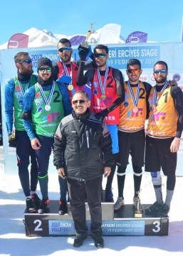 Bakan Özhaseki Kar Voleybolu Avrupa Kupası Final Maçını İzledi