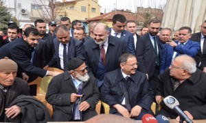 Bakan Özhaseki Niğde Esnafını Ziyaret Etti