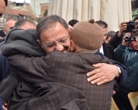 Bakan Özhaseki Niğde Esnafını Ziyaret Etti
