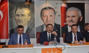 Bakan Özhaseki Ak Parti Niğde İl Başkanlığını ve Valiliği Ziyaret Etti