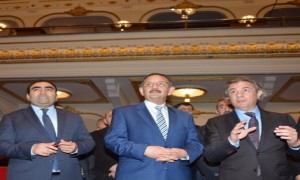 Bakan Özhaseki Tarihi Emek Sinemasını Ziyaret Etti
