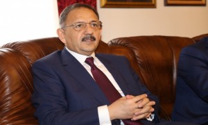 Bakan Özhaseki Nevşehir'de Gazetecilerin Sorularını Cevapladı