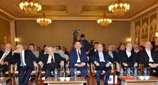 Bakan Özhaseki 3. Uluslararası Milli Görüş Sempozyumu'na Katıldı