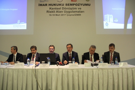 Kentsel Dönüşüm ve Riskli Alan Uygulamaları Konulu "İmar Hukuku Sempozyumu" Başladı 
